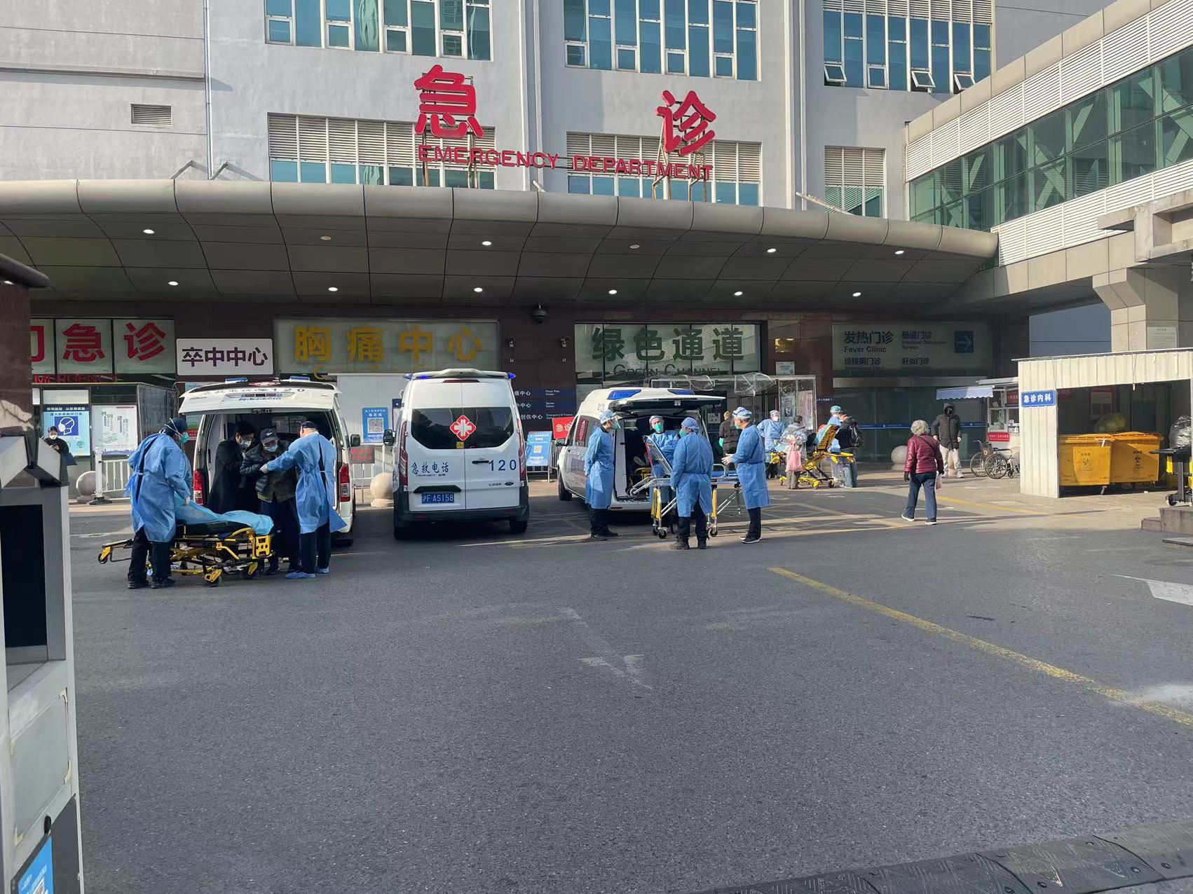 克孜勒苏正规长途救护车租用-急救病人转院-病人接送