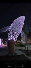 不锈钢镂空鲸鱼雕塑