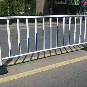 市政護(hù)欄交通防護(hù)欄供應(yīng)公路護(hù)欄生產(chǎn)廠家