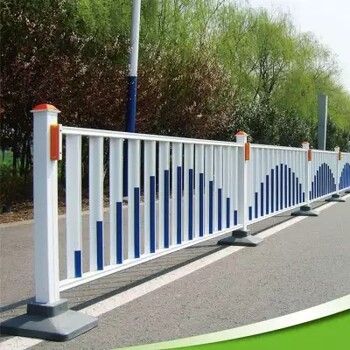 市政護(hù)欄交通防護(hù)欄供應(yīng)公路護(hù)欄生產(chǎn)廠家