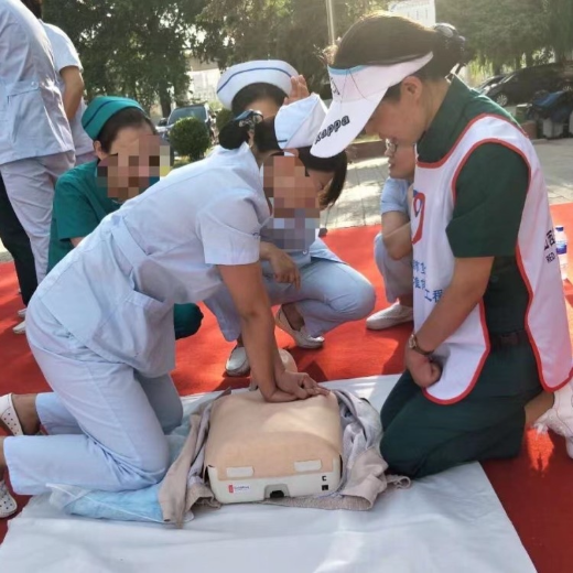 哈尔滨跨省救护车运送病人-120救护车长途出租-全国救护团队