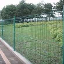 绿色双丝护栏网双边丝隔离栅圈地铁丝网养殖围栏