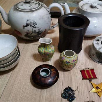 上海全天上門回收老西洋瓷器.民國老花瓶收購.歡迎聯(lián)系.