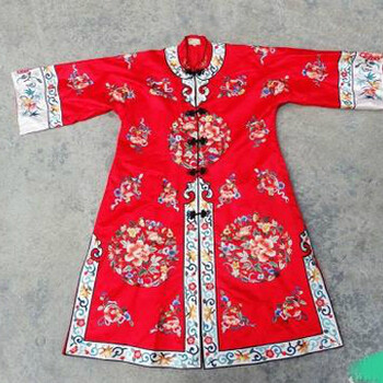 上海回收老式衣服旗袍长期有效