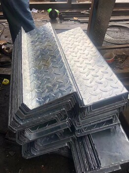 深圳市q235b热镀锌钢板厂家花纹钢板加工