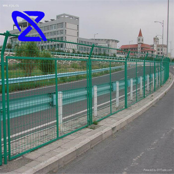 高速公路焊接網(wǎng)隔離柵水庫(kù)綠化交通框架護(hù)欄網(wǎng)浸塑公路圍欄