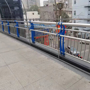 四川河道景觀防護欄橋梁防撞護欄304不銹鋼復(fù)合管欄桿