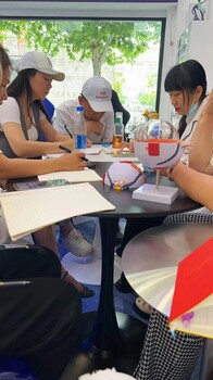 AK鏡以智能智造為依托，適合不同群體在各種場合使用