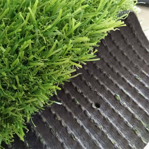 35mm人工仿真假草坪乌海屋顶人造草坪围挡外墙塑料草皮
