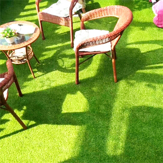 人造仿真草坪寿光塑料绿色人工草皮围墙装饰围挡绿草皮