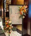 重庆钢琴花艺布置暖色系餐厅花艺布置开业花艺留影区桌花布置