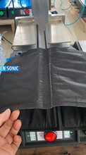 電池罩殼超聲波塑料材質(zhì)焊接機ENSONIC圖片