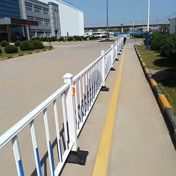 蓝白色道路护栏现货规格多样可定制惠州市政交通护栏