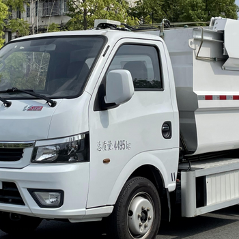 東風純電動無泄漏4方垃圾車