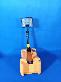 FW6116輕便式工作燈充電款拉桿箱式應(yīng)急照明燈