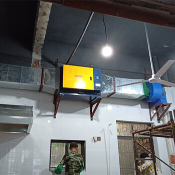 長(zhǎng)沙飯店中餐館餐廳廚房排煙管道安裝不銹鋼煙罩煙管風(fēng)機(jī)
