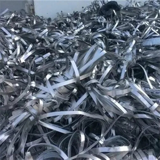 岳阳华容工业废铝回收_常年大量收购铝型材售后清理现场