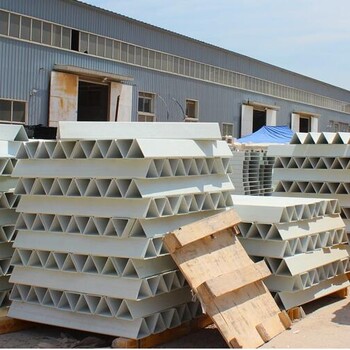 新疆伊犁哈萨克生产玻璃钢标志桩加工工艺
