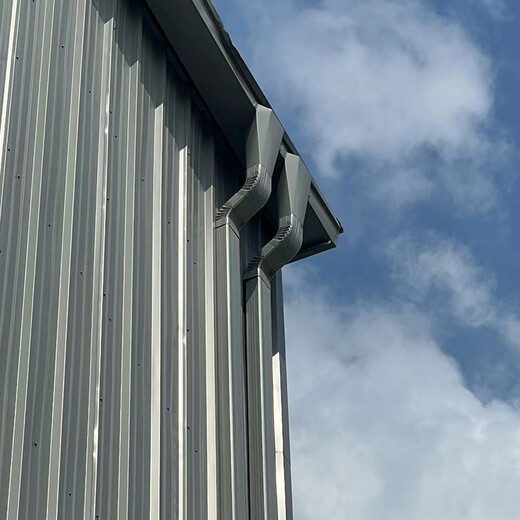 丹东市彩钢雨水管钢结构镀锌铁皮排水管价格