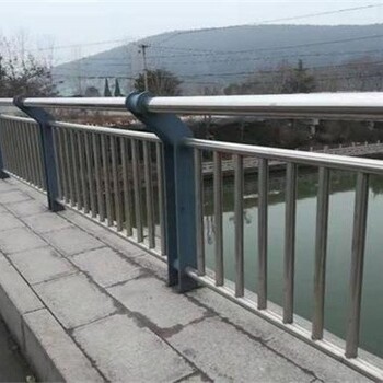 胤發(fā)護(hù)欄廠橋梁不銹鋼防撞護(hù)欄特性