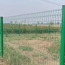 厂家桃型柱护栏绿化带三角折弯护栏河堤安全防护网
