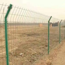 双边丝护栏网厂家铁丝网高速公路防护隔离网果园围栏网