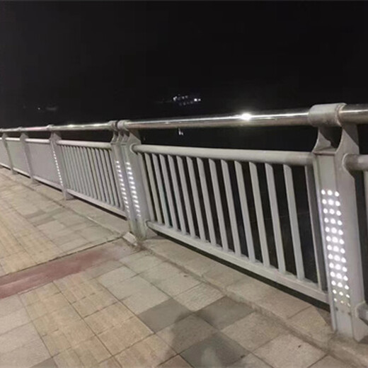 青海省西宁市道路防撞护栏