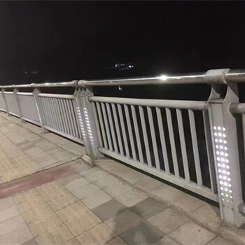 廣西貴港市高架橋兩側(cè)防撞護(hù)欄