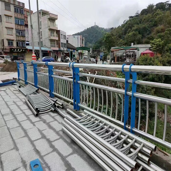 黑龍江省綏化市橋梁立柱道路欄桿