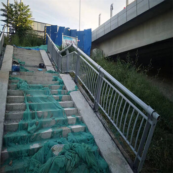 黑龍江省綏化市橋梁立柱道路欄桿