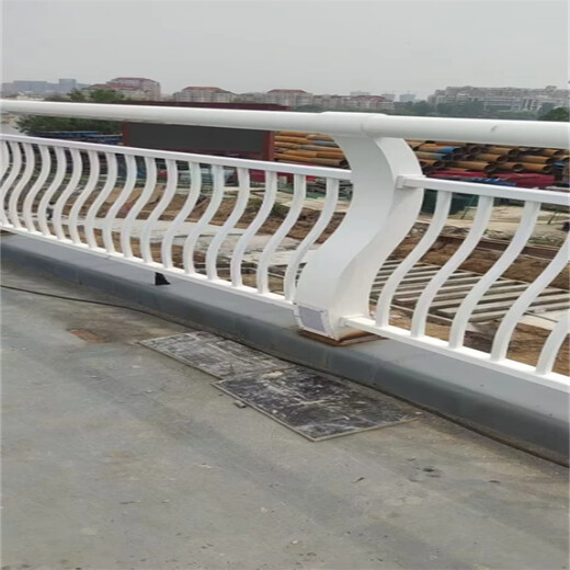 內(nèi)蒙古呼和浩特市鋁合金碳鋼立柱
