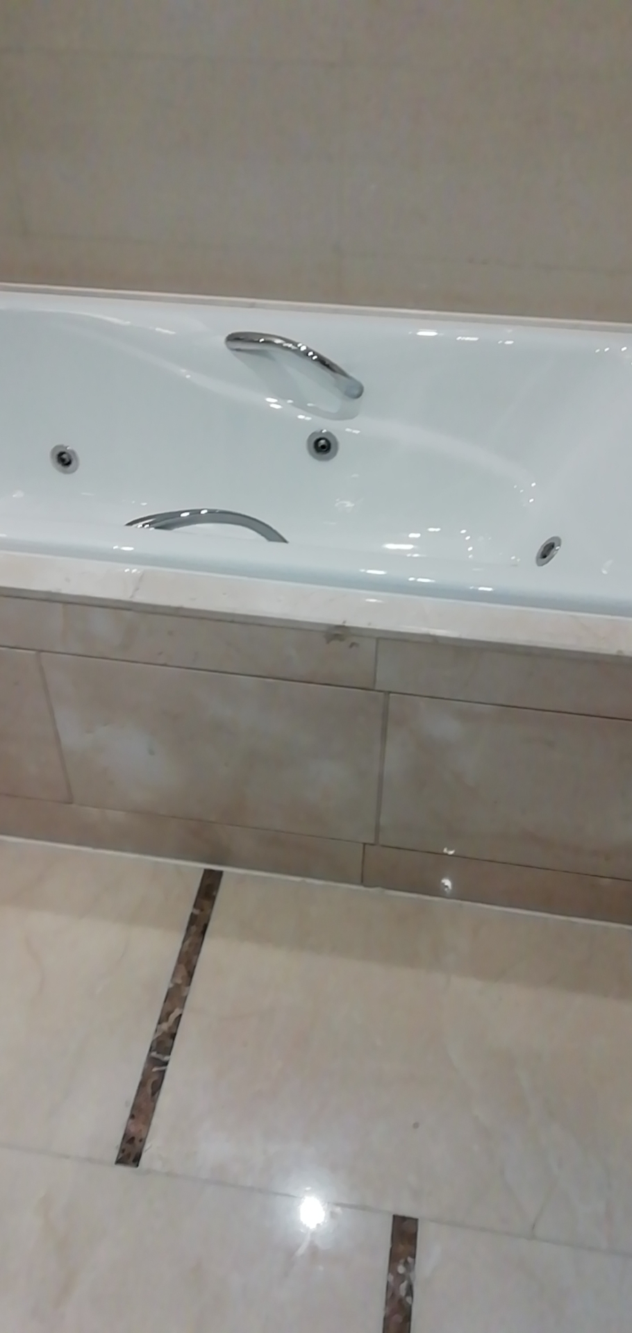 青浦杜拉維浴缸維修、徐涇馬桶洗手盆安裝/維修服務