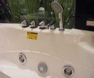 楊浦區浴室維修華美嘉浴缸漏水維修