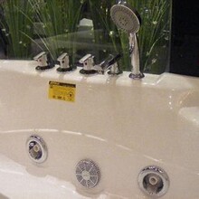 杨浦区浴室维修华美嘉浴缸漏水维修图片