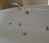 上海TOTO浴缸维修、老浴缸釉面翻新、浴缸釉面修复