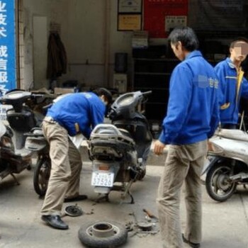 多功能小吃车 电动大巴烧烤夜宵流动餐车 一车多用美食车