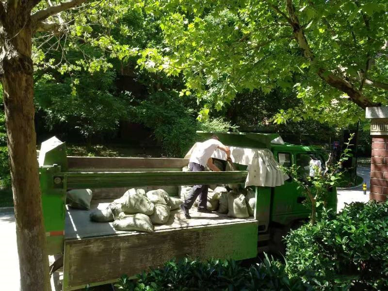 朝阳百子湾建筑渣土清运,挖掘机出租