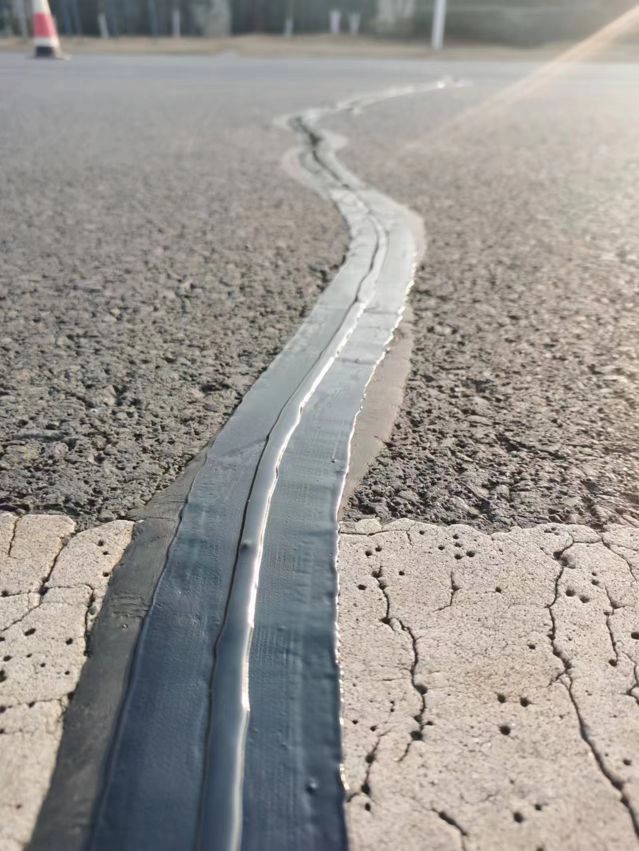盘锦路面灌缝胶厂家推荐 沥青路面裂缝处理
