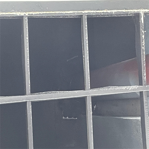 良庆阳台窗框与墙体间的缝隙漏水_服务