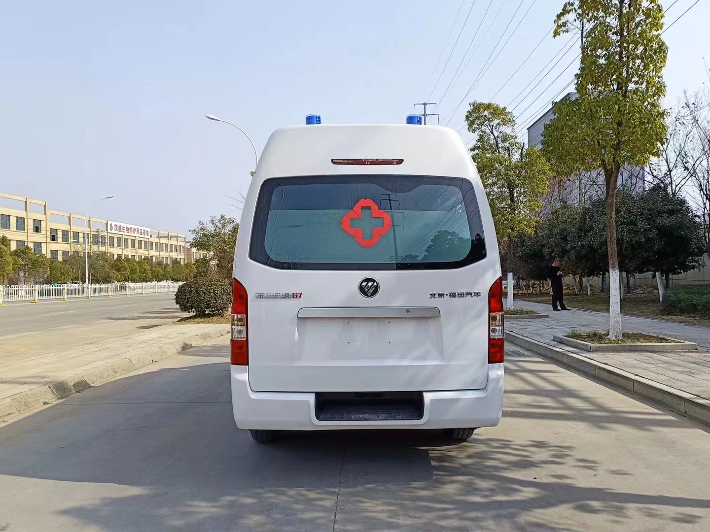 新疆双河新款福特V362救护车