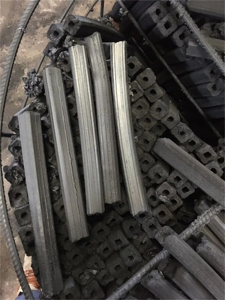 木屑压缩制棒机图片-机制木炭机生产线