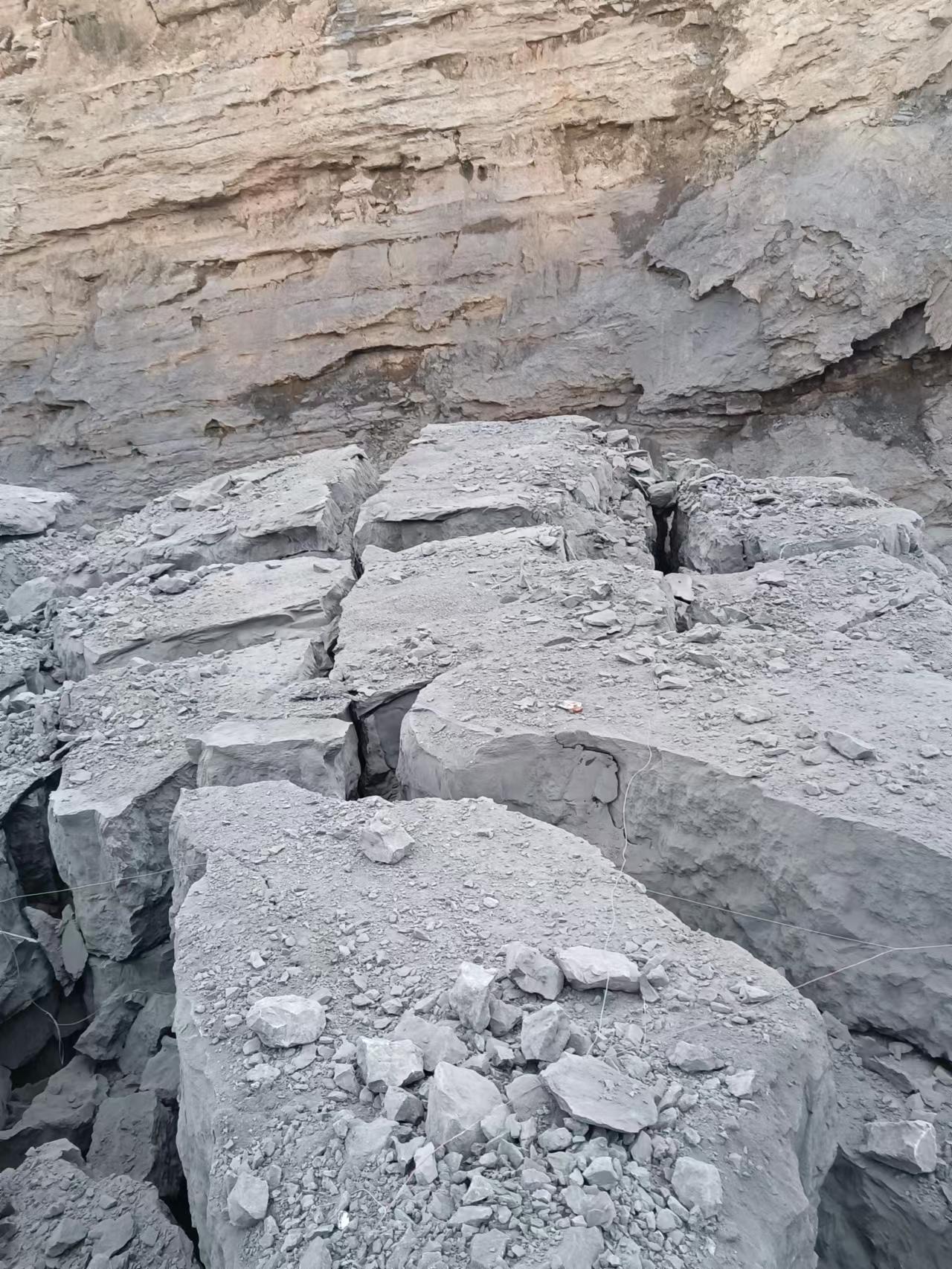 甘肅張掖二氧化碳爆破礦山巖石