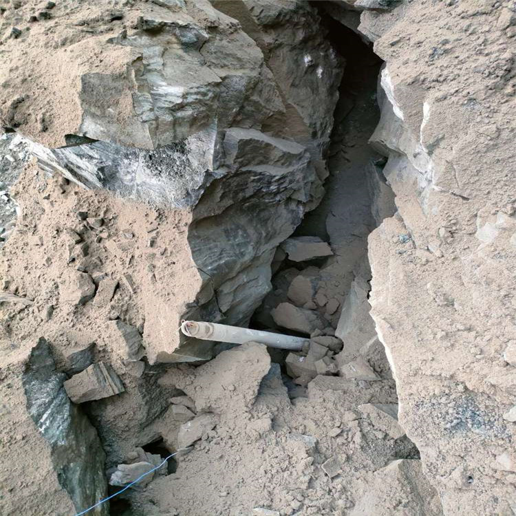 新疆阿克苏中德鼎立气体膨胀矿山开采新工艺