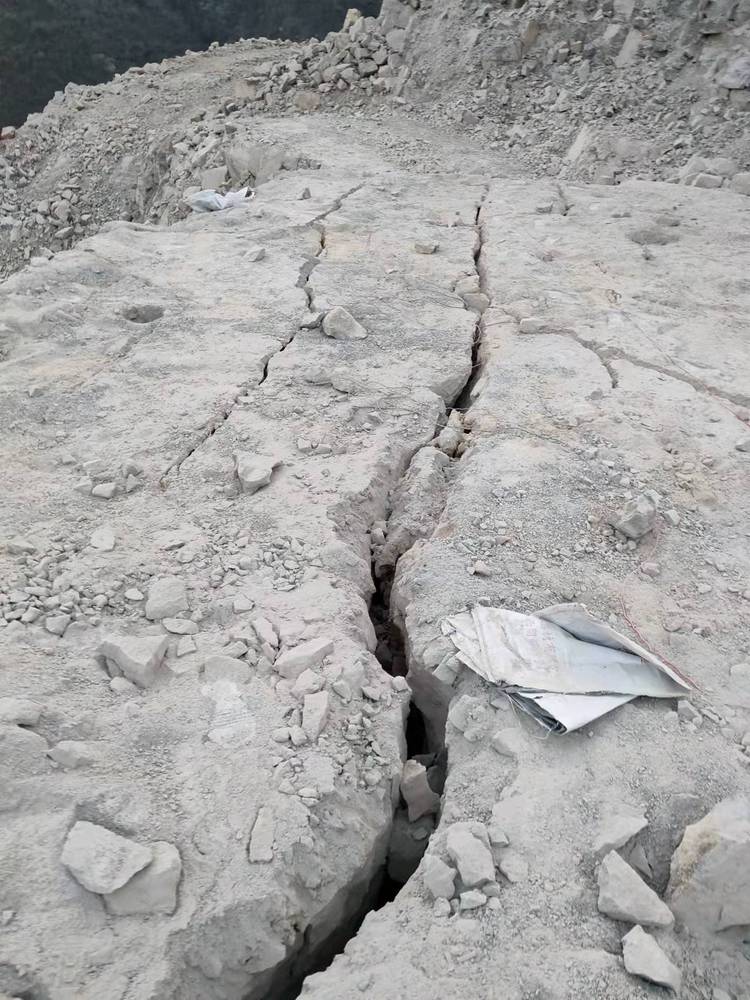 新疆克孜勒苏中德鼎立气体膨胀二氧化碳爆破致裂管