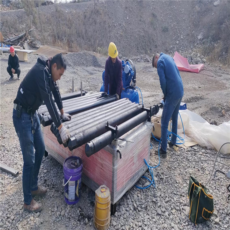 青海黄南液态气体爆破矿山煤矿爆破设备