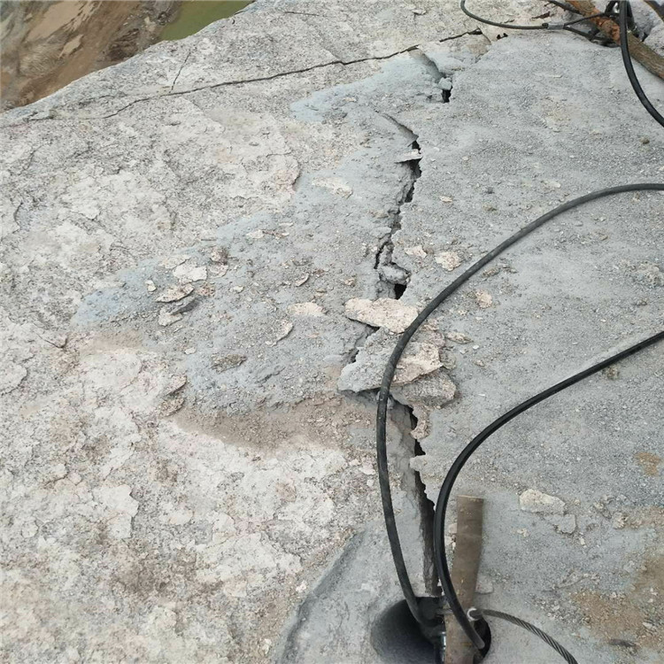 广西南宁液压岩石劈裂棒岩石劈裂器当地有卖的没