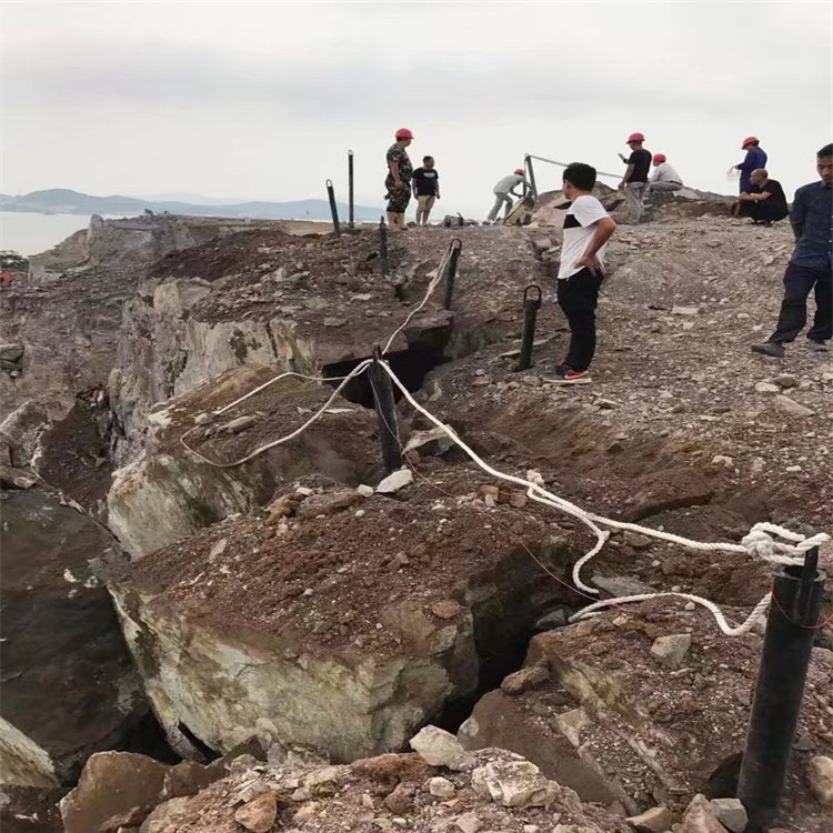 湖北黄冈化碳致裂器设备开采各种坚硬石头