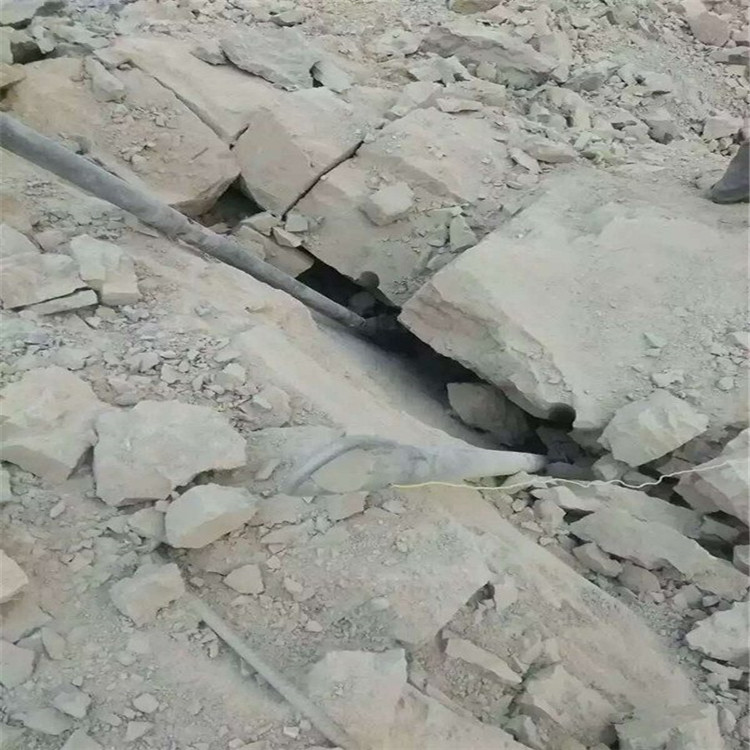 云南丽江液态化碳爆破气体致裂石头设备