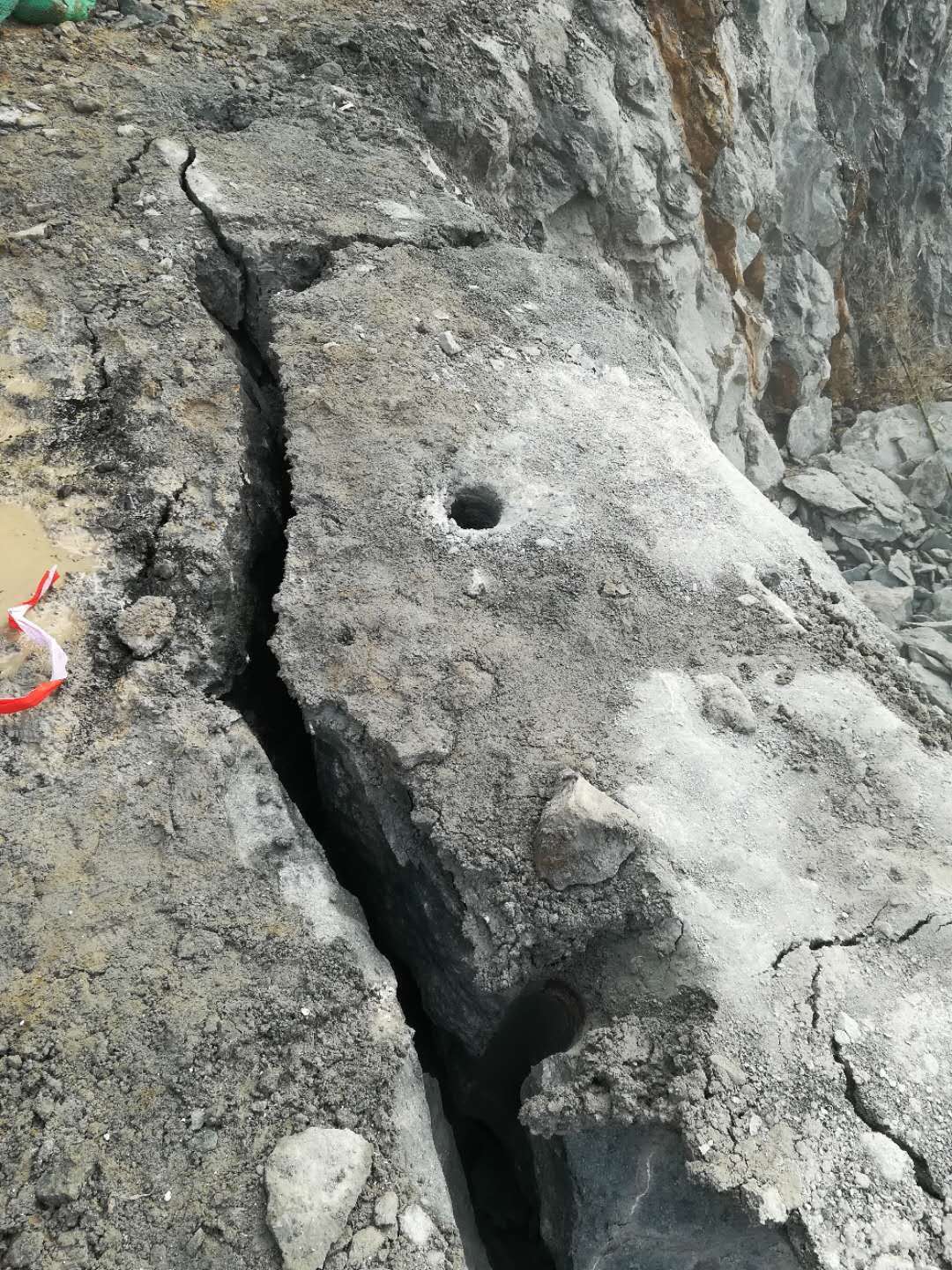 石头硬挖不动矿山用液压劈裂机