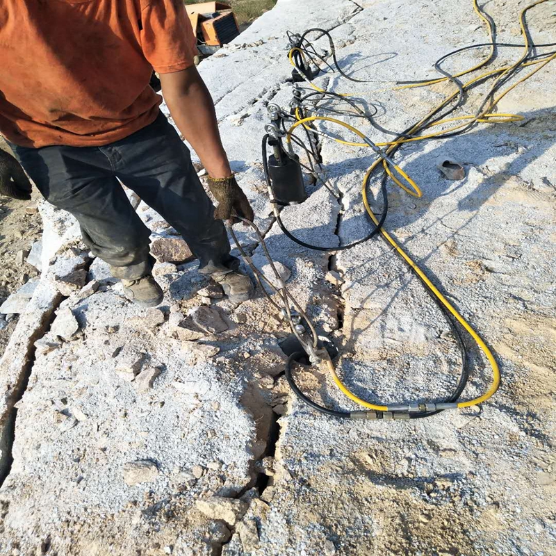 大理石矿山开采大块荒料设备分裂机